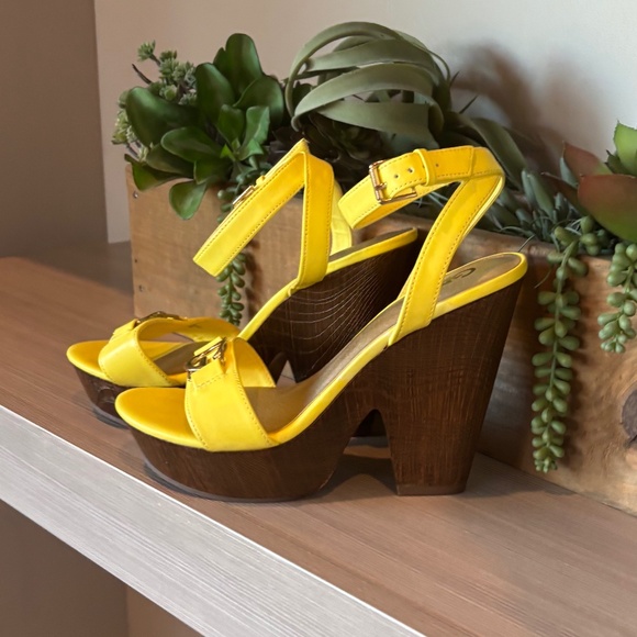 NWOT GBG Selah Block High Heeled Ankle Strap Sandal - 5 in Heel - Picture 6 of 8